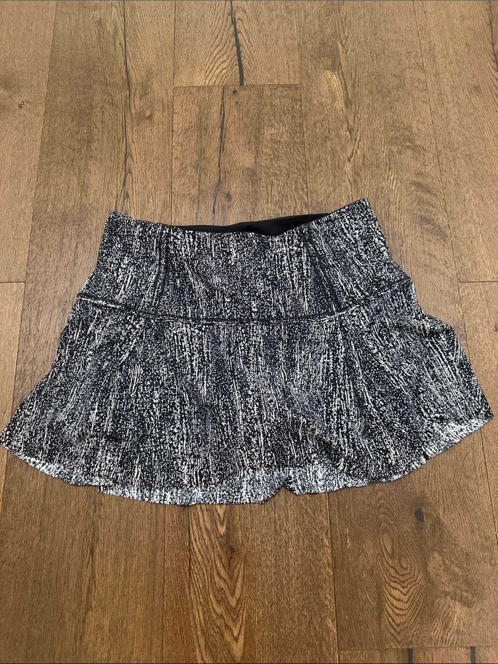 Lululemon Black & White Patterned Women's Tennis Skirt